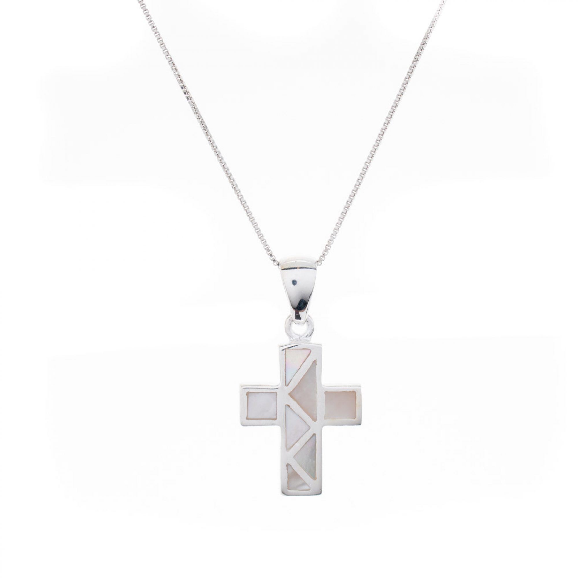 Cross necklace with mother of pearl 