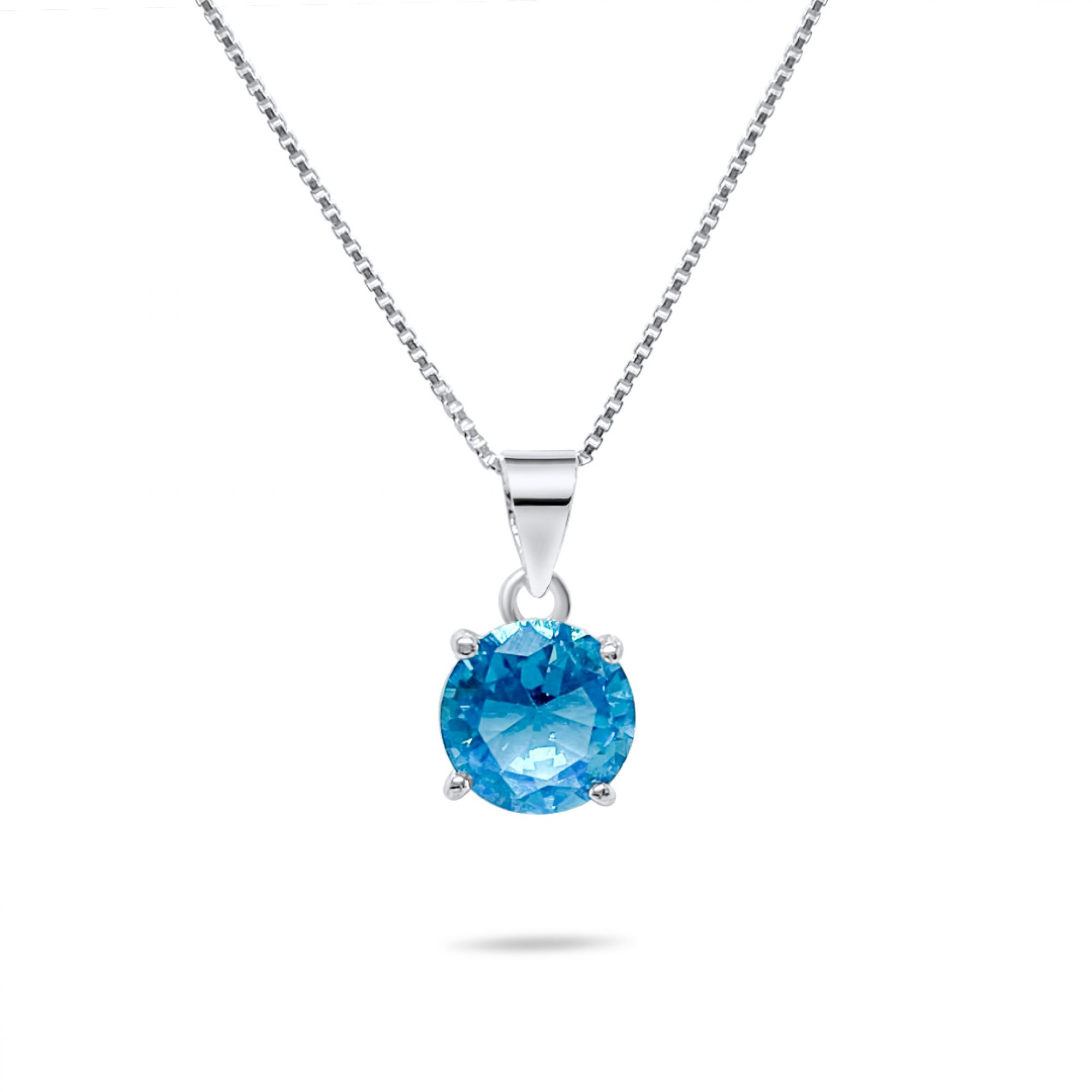 Necklace with aquamarine stone